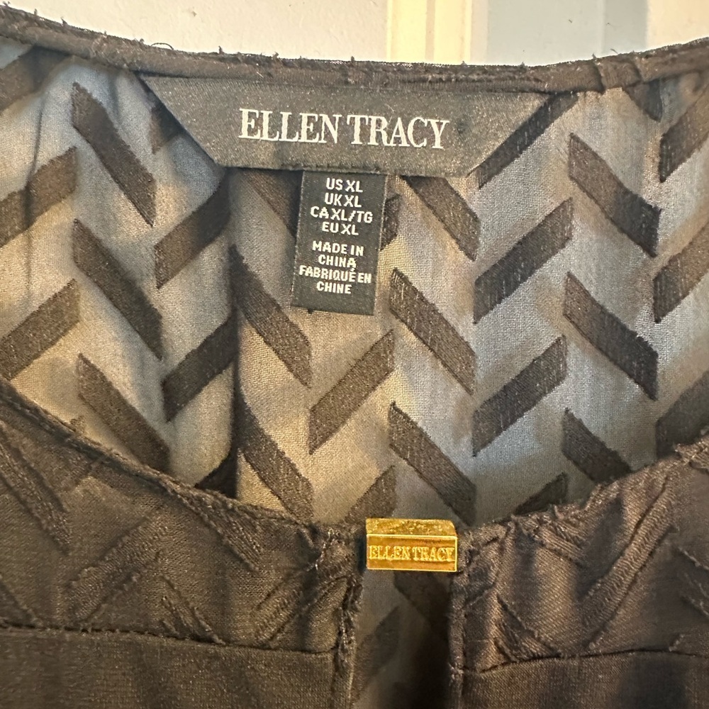 Ladies Ellen Tracy 2 pack blouse size XL floral print and black shirt sleeve - Picture 10 of 13